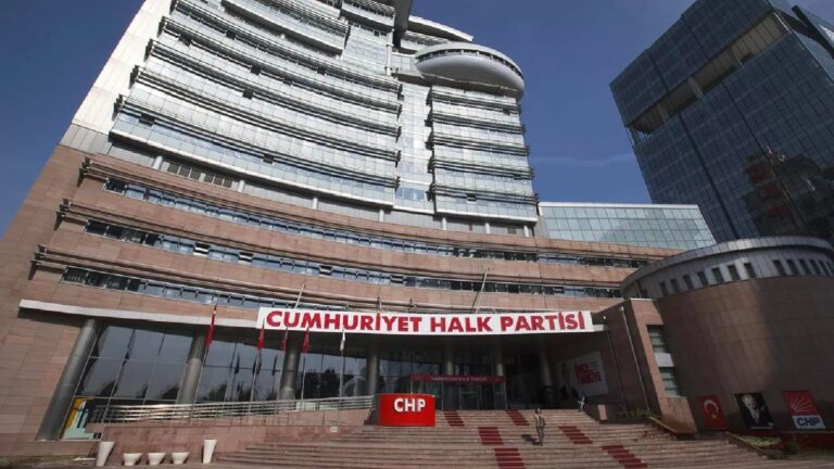 CHP’de yerel yönetimler yol haritası netleşiyor: Sonbaharda toplantılar yapılacak, 2027’de belediye başkanlarına performans sistemi gelecek
