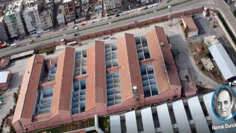 Diyarbakır’da cezaevi olarak kullanılan Tekel hangarları Meclis gündeminde: Yerde uyuma, ayda bir banyo ve yangın riski iddiaları