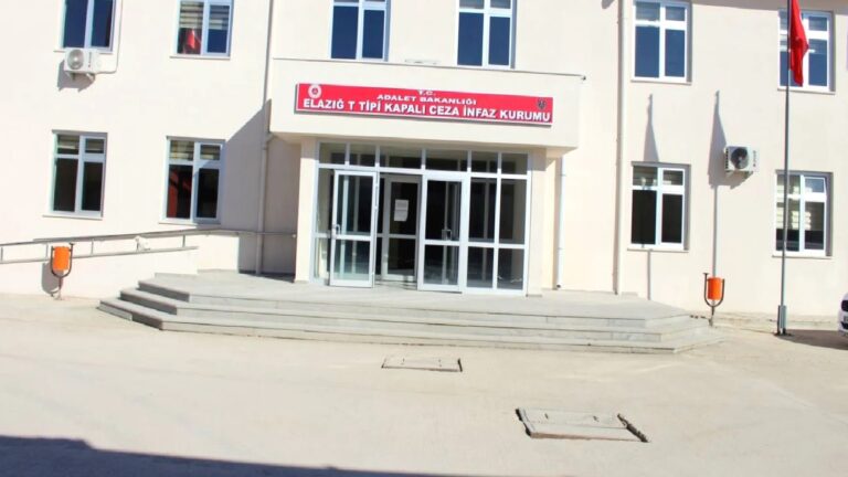 Elazığ T Tipi Cezaevi’nde yangın: 19 mahkum dumandan etkilendi