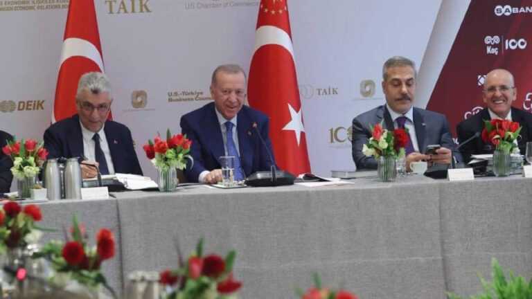 Erdoğan: ABD ile siyasi ahengi ticarete de yansıtmayı arzu ediyoruz