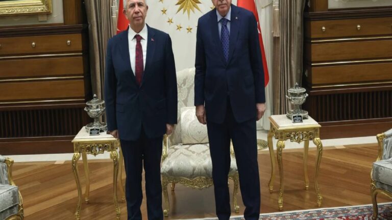 İsmail Saymaz: Mansur Yavaş, Yeni Parti-CHP gerilimini nedeniyle istifa edebilir; Cumhurbaşkanlığı adaylığını planları arasından çıkarmış görünüyor