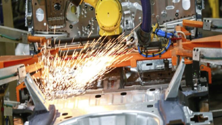 İSO Türkiye İmalat PMI 3 ayın en yüksek seviyesinde