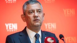Özgür Özel, Turgutlu’daki saldırıda yaralanan öğrenciler ve aileleriyle görüştü