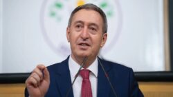 Tuncer Bakırhan, Özgür Özel’in “İmralı’da konut” değerlendirmesine yanıt verdi: Özel’in güncel siyasetin polemiklerinden uzak bir şekilde katkı sunmasını bekliyoruz