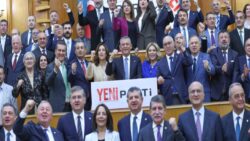 Yeni Partili vekiller sahayı anlattı: Gündem geçim sıkıntısı, halk Nisan 2028’den önce erken seçim istiyor